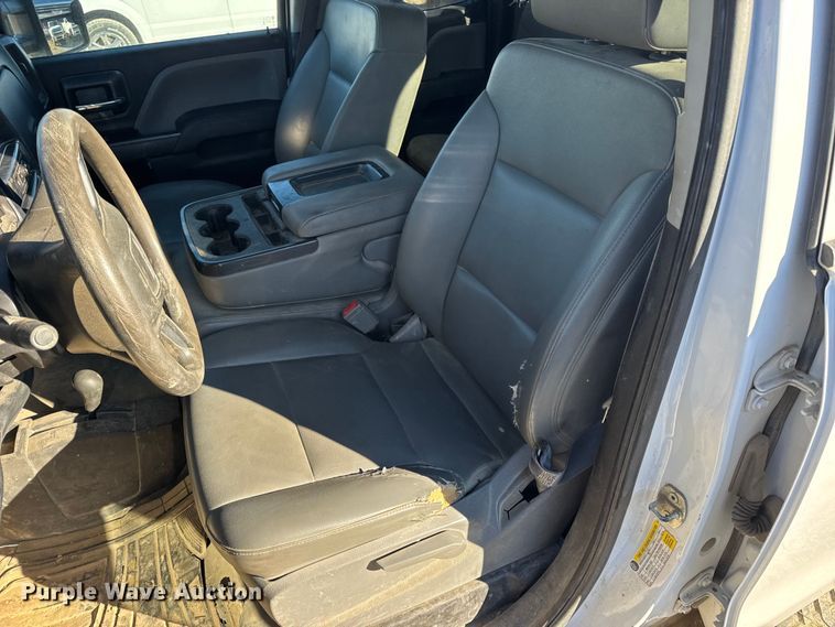 image for item EN0709 2017 GMC Sierra 2500HD Double Cab pickup truck