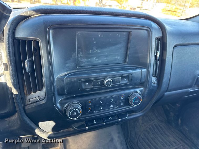 image for item EN0709 2017 GMC Sierra 2500HD Double Cab pickup truck