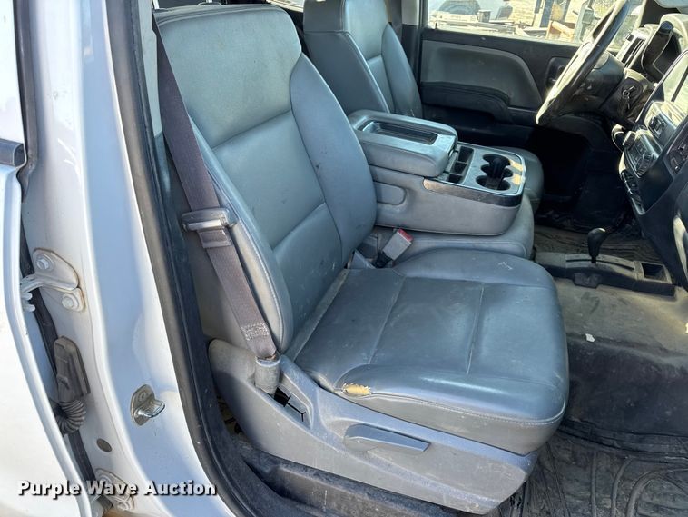 image for item EN0709 2017 GMC Sierra 2500HD Double Cab pickup truck