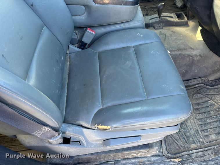 image for item EN0709 2017 GMC Sierra 2500HD Double Cab pickup truck