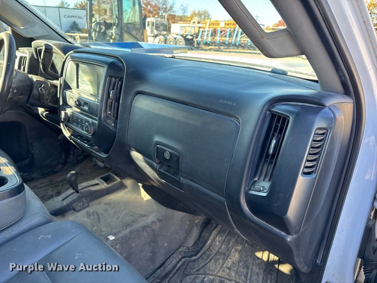 image for item EN0709 2017 GMC Sierra 2500HD Double Cab pickup truck