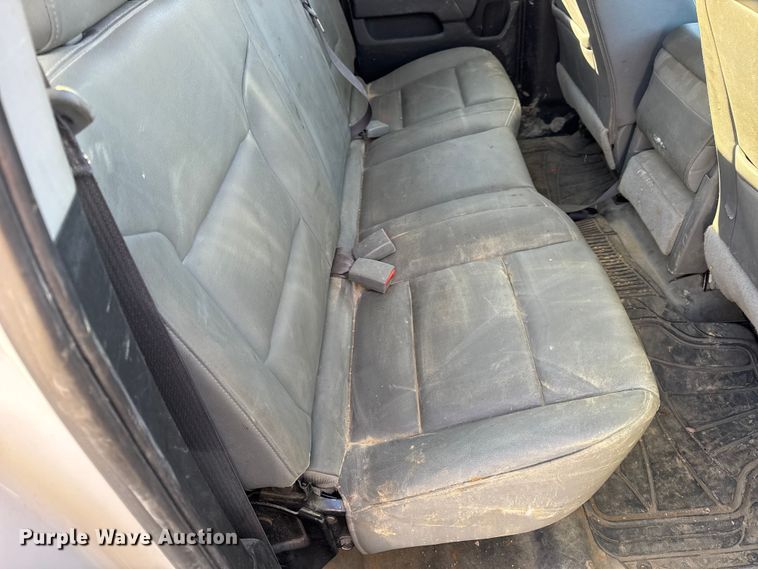 image for item EN0709 2017 GMC Sierra 2500HD Double Cab pickup truck