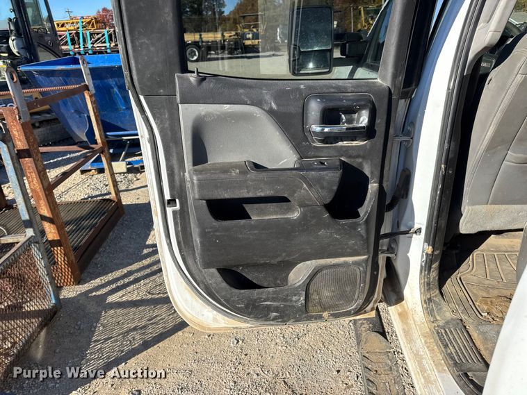 image for item EN0709 2017 GMC Sierra 2500HD Double Cab pickup truck