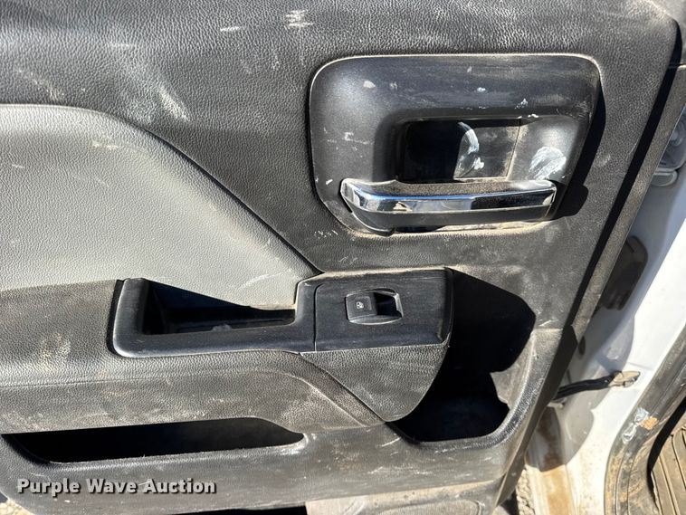 image for item EN0709 2017 GMC Sierra 2500HD Double Cab pickup truck