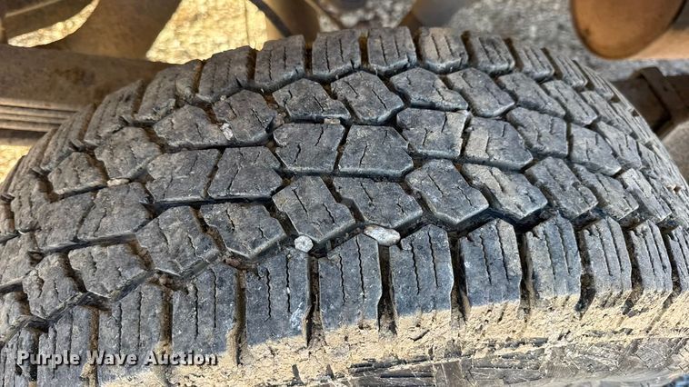 image for item EN0709 2017 GMC Sierra 2500HD Double Cab pickup truck