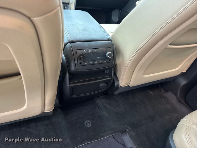 image for item EN0715 2012 Chevrolet Traverse LTZ SUV