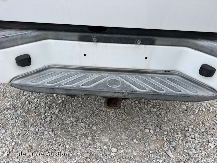 image for item EN0718 2006 Nissan Frontier LE Crew Cab pickup truck