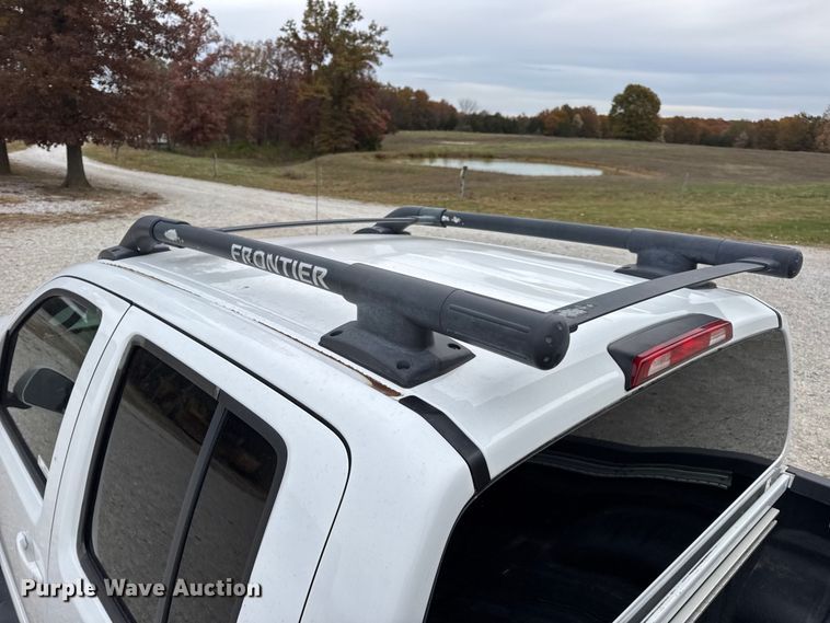 image for item EN0718 2006 Nissan Frontier LE Crew Cab pickup truck