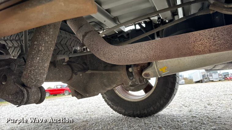 image for item EN0718 2006 Nissan Frontier LE Crew Cab pickup truck