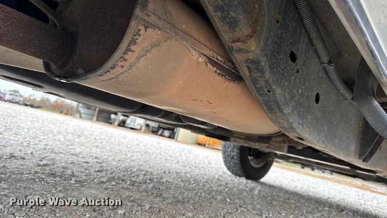 image for item EN0718 2006 Nissan Frontier LE Crew Cab pickup truck