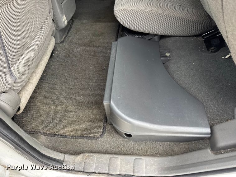 image for item EN0718 2006 Nissan Frontier LE Crew Cab pickup truck