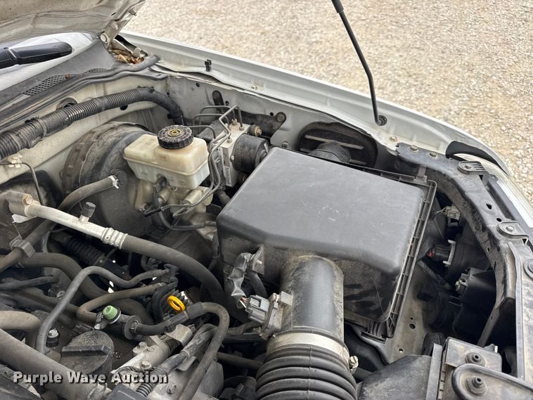 image for item EN0718 2006 Nissan Frontier LE Crew Cab pickup truck