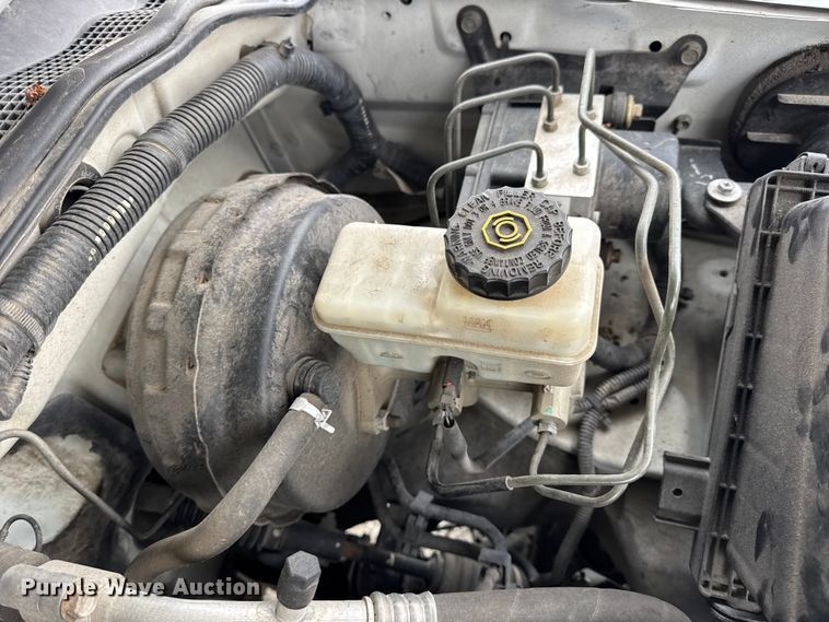 image for item EN0718 2006 Nissan Frontier LE Crew Cab pickup truck