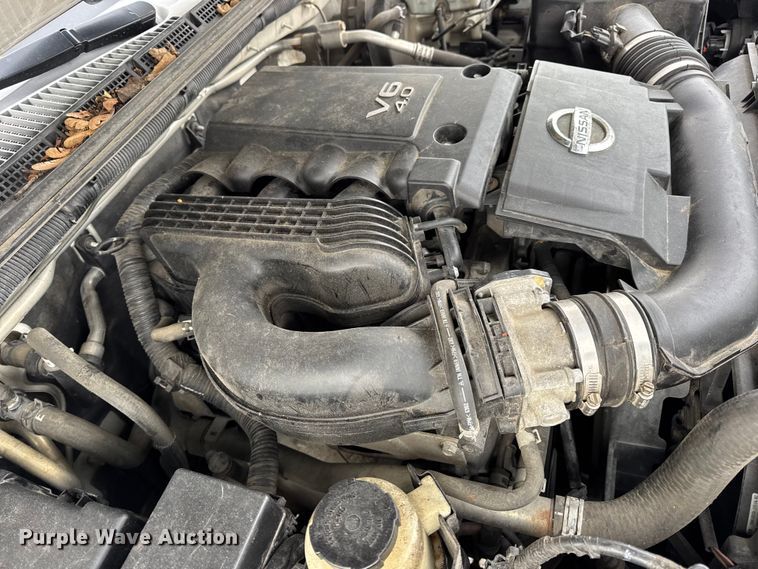 image for item EN0718 2006 Nissan Frontier LE Crew Cab pickup truck