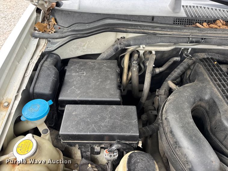 image for item EN0718 2006 Nissan Frontier LE Crew Cab pickup truck