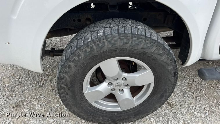 image for item EN0718 2006 Nissan Frontier LE Crew Cab pickup truck