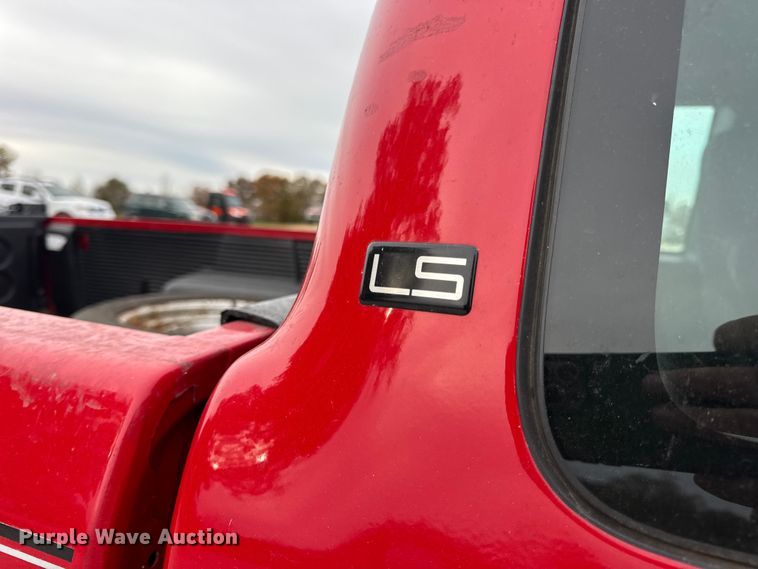 image for item EN0719 2003 Chevrolet S10 LS Ext. Cab pickup truck