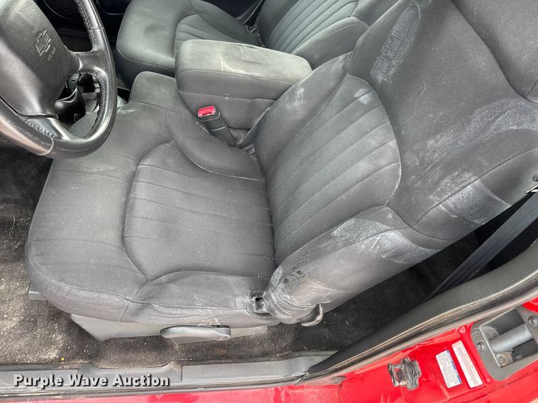 image for item EN0719 2003 Chevrolet S10 LS Ext. Cab pickup truck