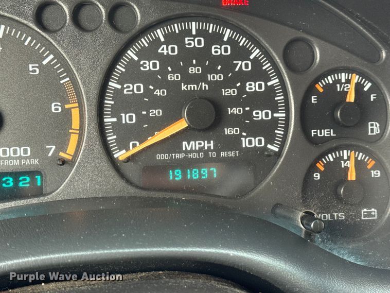 image for item EN0719 2003 Chevrolet S10 LS Ext. Cab pickup truck