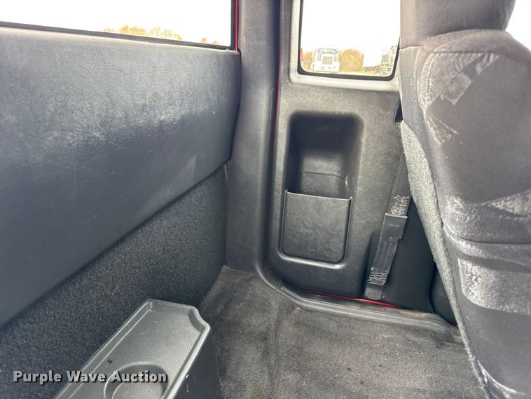 image for item EN0719 2003 Chevrolet S10 LS Ext. Cab pickup truck