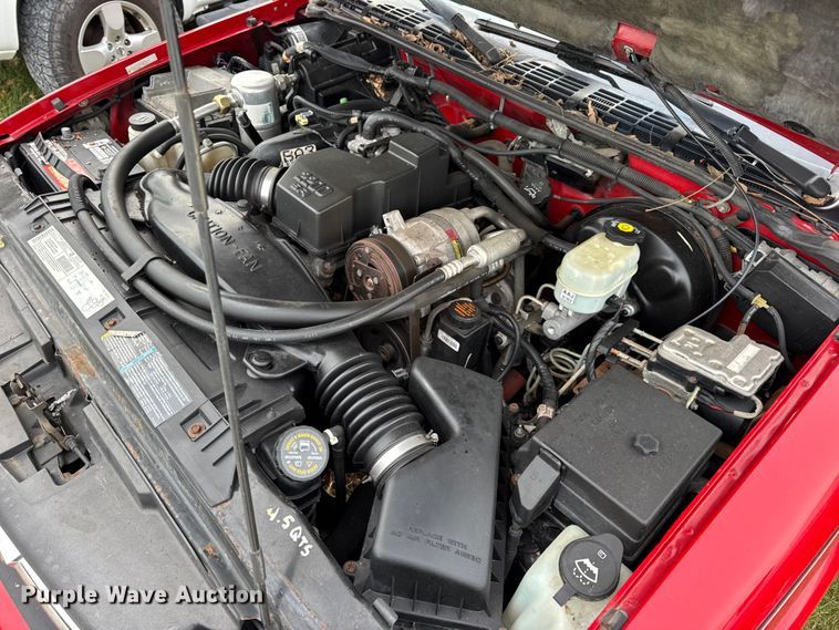 image for item EN0719 2003 Chevrolet S10 LS Ext. Cab pickup truck