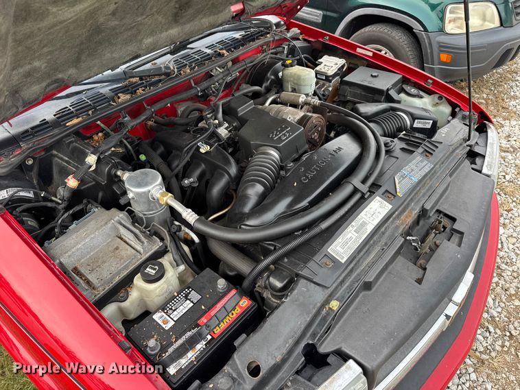 image for item EN0719 2003 Chevrolet S10 LS Ext. Cab pickup truck