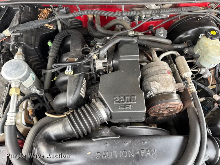 image for item EN0719 2003 Chevrolet S10 LS Ext. Cab pickup truck