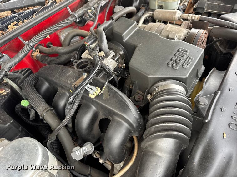 image for item EN0719 2003 Chevrolet S10 LS Ext. Cab pickup truck