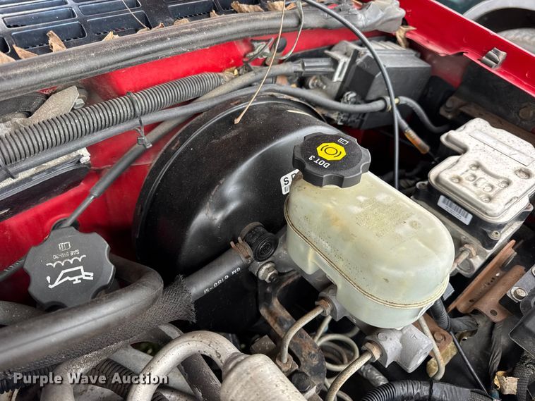 image for item EN0719 2003 Chevrolet S10 LS Ext. Cab pickup truck