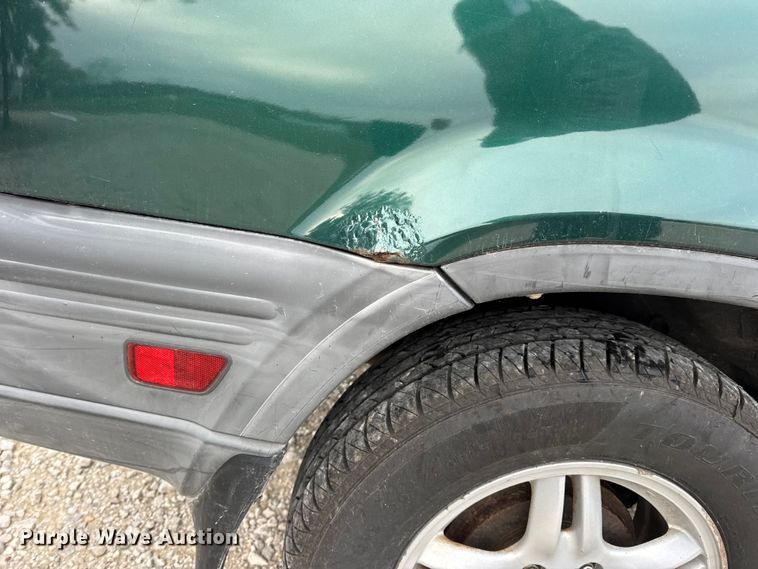 image for item EN0720 2001 Honda CR-V SUV