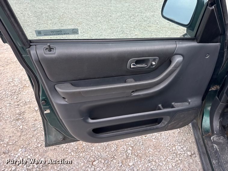 image for item EN0720 2001 Honda CR-V SUV