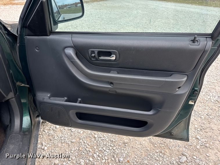 image for item EN0720 2001 Honda CR-V SUV