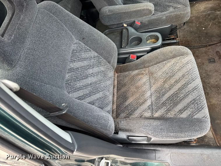 image for item EN0720 2001 Honda CR-V SUV