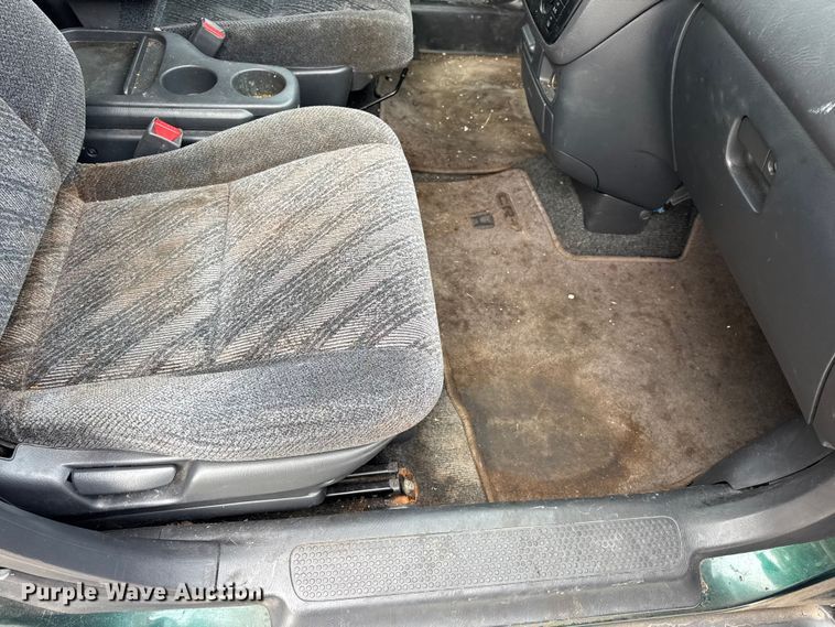 image for item EN0720 2001 Honda CR-V SUV