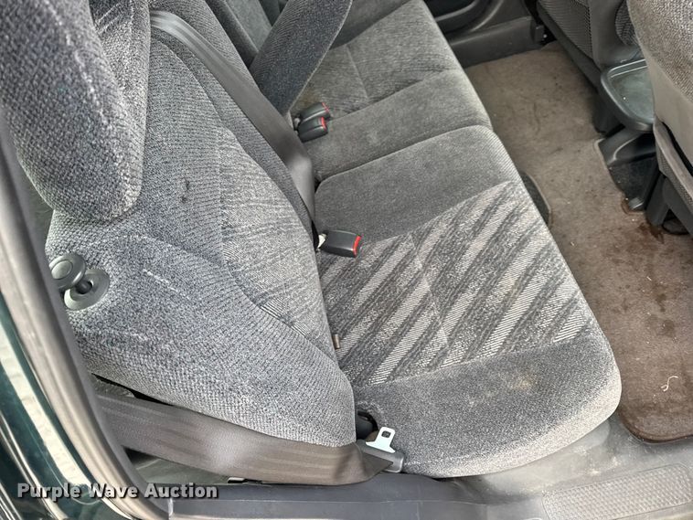 image for item EN0720 2001 Honda CR-V SUV