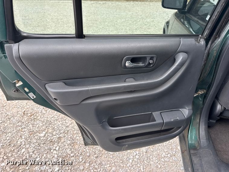 image for item EN0720 2001 Honda CR-V SUV