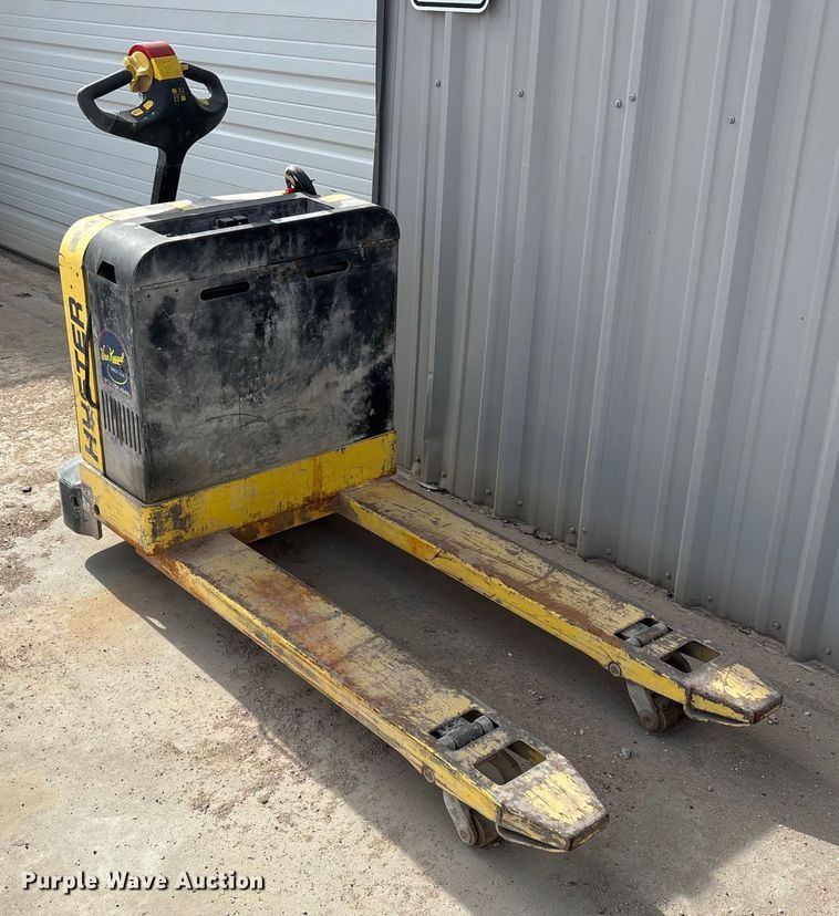 image for item EN5812 Hyster W40Z pallet jack