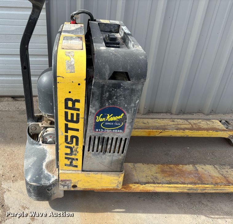 image for item EN5812 Hyster W40Z pallet jack