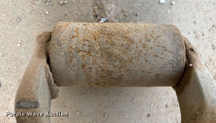 image for item EN5812 Hyster W40Z pallet jack