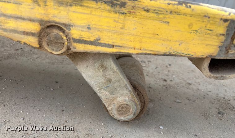 image for item EN5812 Hyster W40Z pallet jack