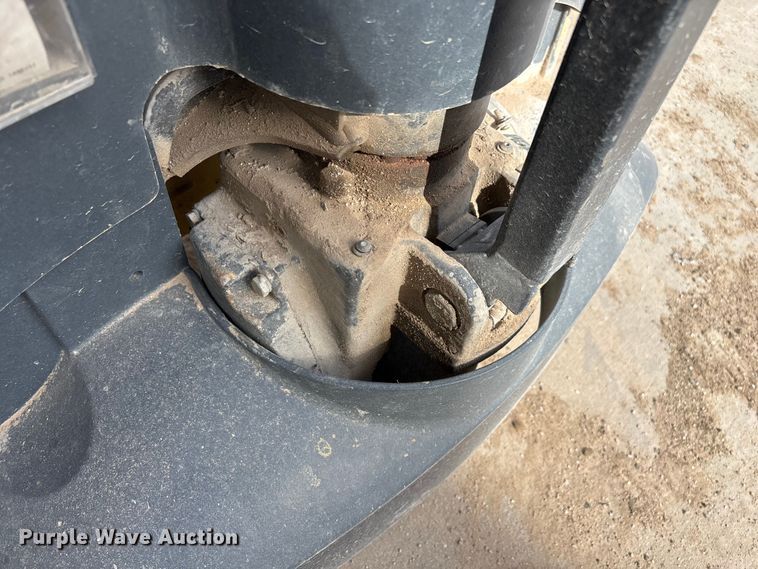 image for item EN5812 Hyster W40Z pallet jack