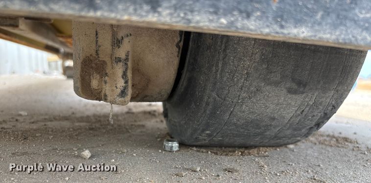 image for item EN5812 Hyster W40Z pallet jack