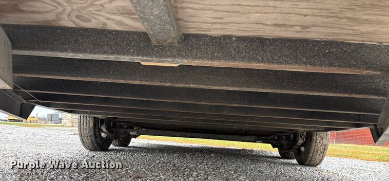 image for item EN5842 2016 MTPA Pro Star Windbreaker enclosed cargo trailer