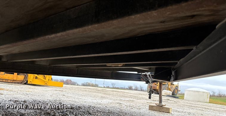 image for item EN5842 2016 MTPA Pro Star Windbreaker enclosed cargo trailer