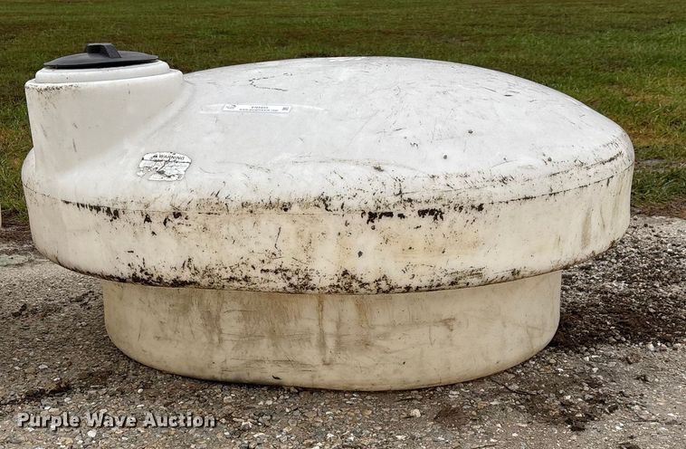 image for item EN5855 (2) poly tanks