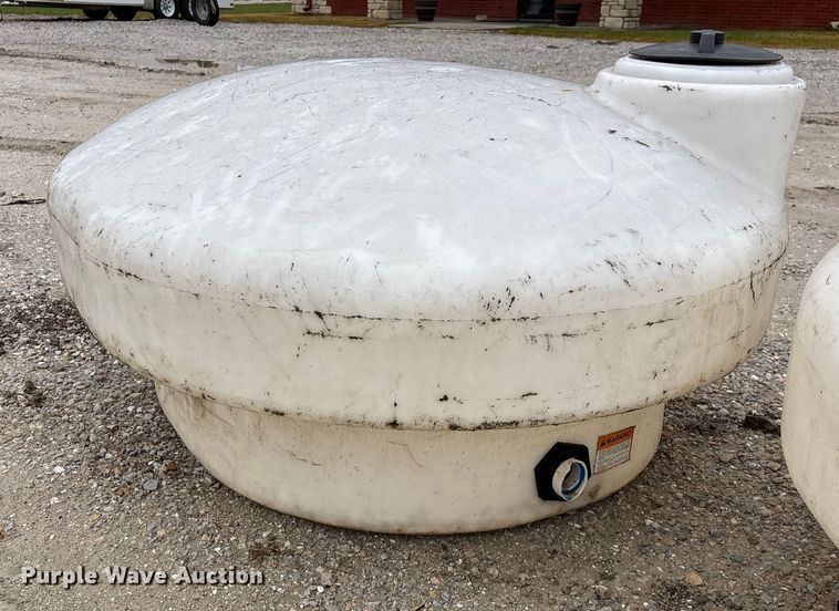 image for item EN5855 (2) poly tanks