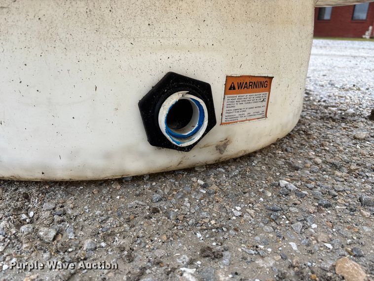 image for item EN5855 (2) poly tanks