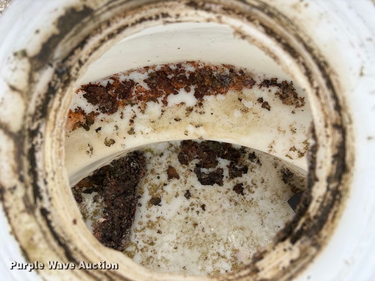 image for item EN5855 (2) poly tanks