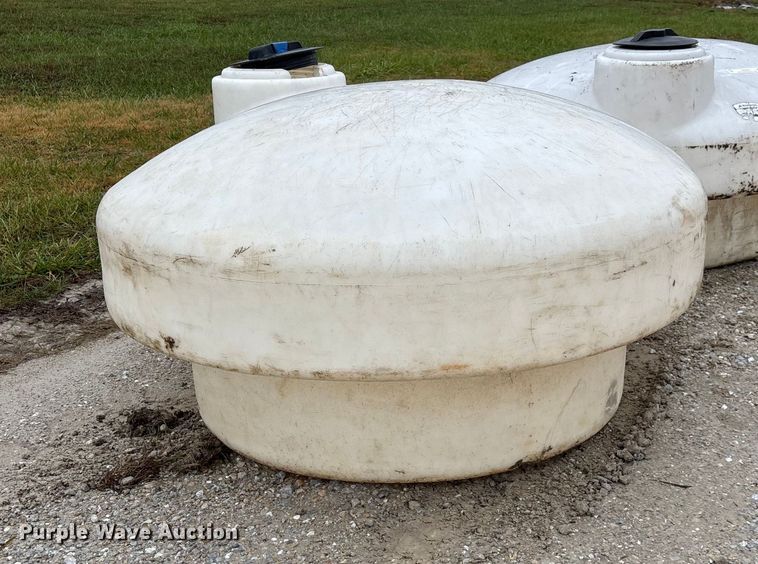 image for item EN5855 (2) poly tanks