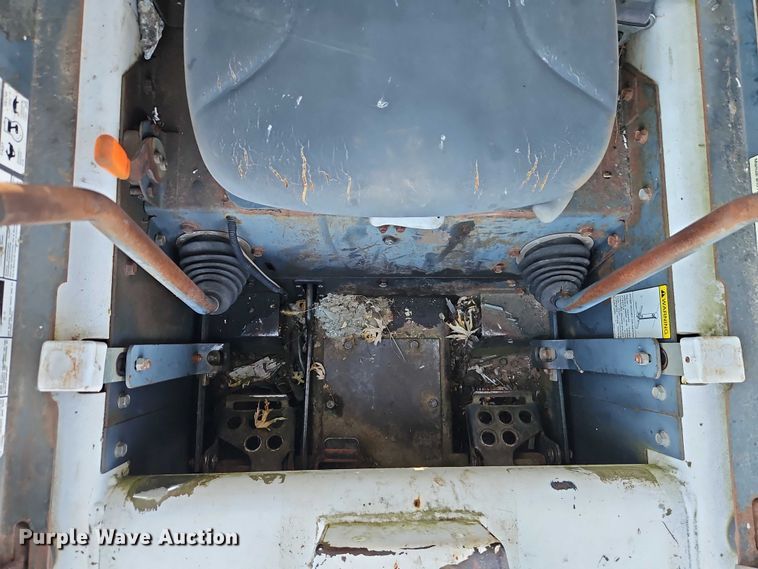 image for item EO4722 1994 Bobcat 853 skid steer loader